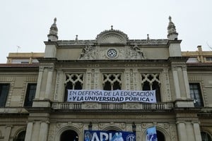 El salario de un profesor titular con dedicación exclusiva, en abril de 2026, llegó a representar apenas el 61,6% del valor que tenía en noviembre de 2023. Foto: Di Salvatore