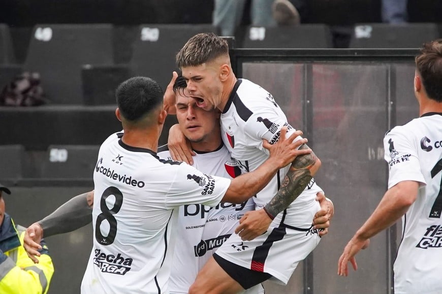 Franco García se trepa a Bonansea mientras se acerca Toledo. El extremo rojinegro se fue lesionado y también se le practicarán estudios para ver si llega o no al partido del sábado en Floresta.