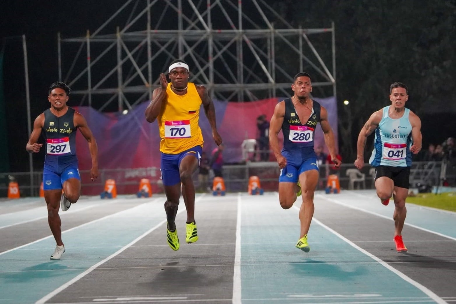 El Atletismo tuvo su primera jornada con una actividad muy cargada y medallas argentinas.