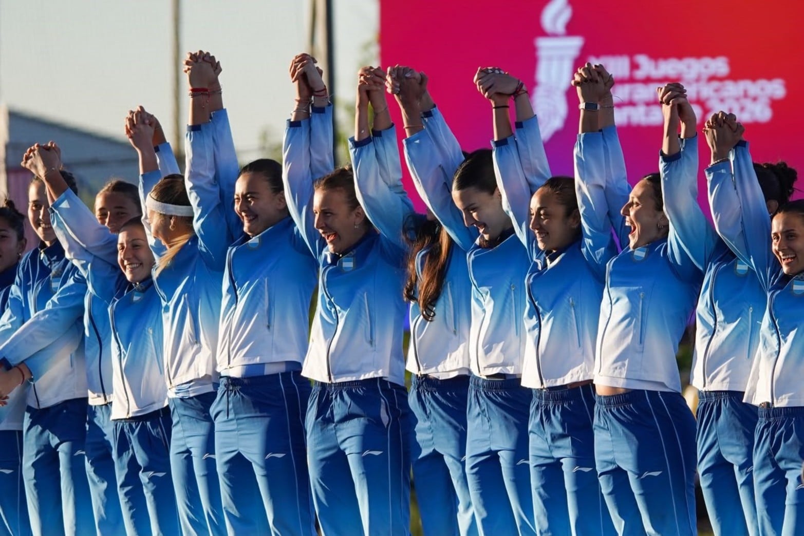 El Hockey argentino se quedó con las medallas de oro en masculino y femenino.