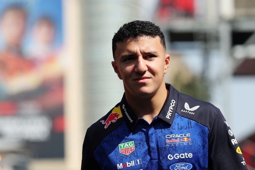 Formula One F1 - Azerbaijan Grand Prix - Baku City Circuit, Baku, Azerbaijan - September 23, 2026
Red Bull's Isack Hadjar arrives ahead of the press conference REUTERS/Ramil Sitdikov