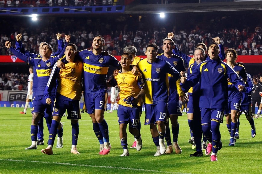 Soccer Football - Copa Sudamericana - Quarter Final - Second Leg - Sao Paulo v Boca Juniors - Cicero Pompeu de Toledo Stadium, Sao Paulo, Brazil - September 15, 2026
Boca Juniors players celebrate after the match REUTERS/Alex Silva