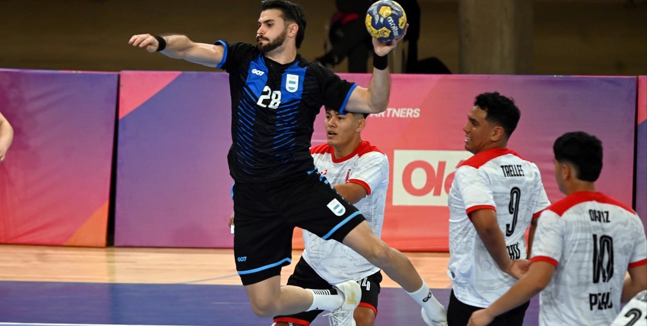 Volvió a ganar Argentina en handball masculino y se encamina primera