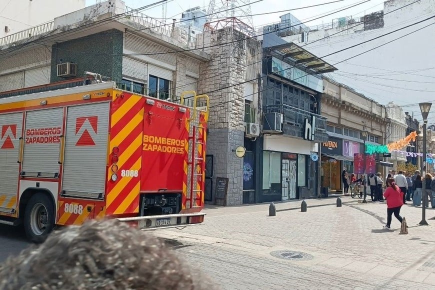 Todo pasó en la cuadra de calle San Martín al 2800, en plena peatonal santafesina. Foto: El Litoral