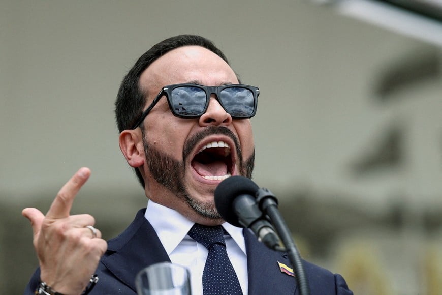 Colombia’s President Abelardo De La Espriella gestures as he delivers a speech during a ceremony to appoint the new military leadership, in Bogota, Colombia, August 26, 2026. REUTERS/Luisa Gonzalez     TPX IMAGES OF THE DAY