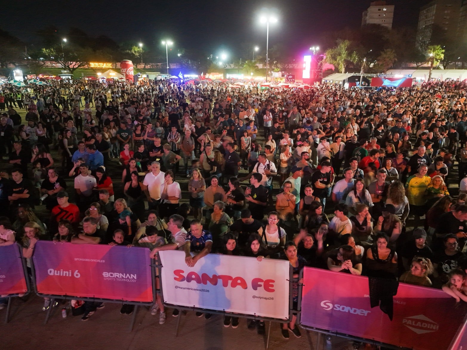 Desde el drone de El Litoral, así se vio parte de la ceremonia de cierre de los Juegos Suramericanos Santa Fe 2026.