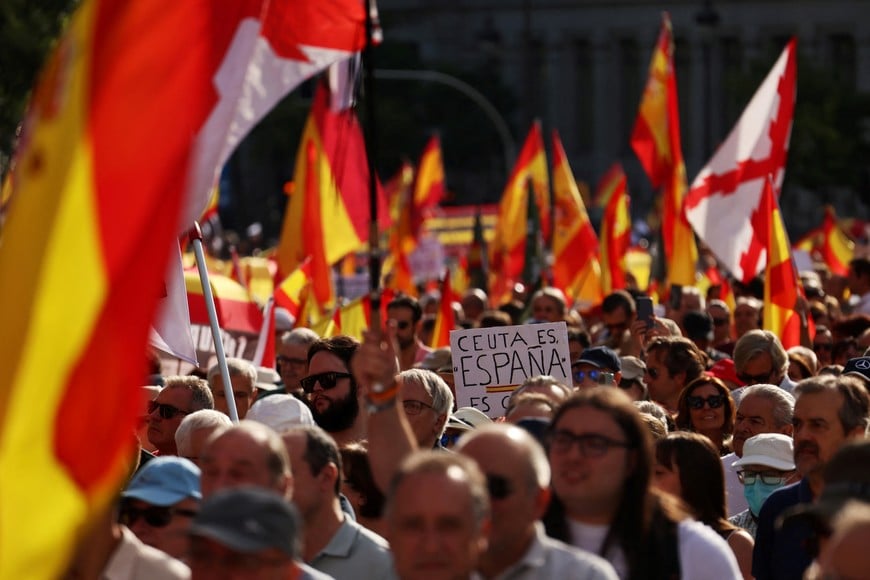 Protesters take part in a march to call for general elections and to protest against the government's handling of Ceuta’s migrant crisis, in Madrid, Spain, September 26, 2026. REUTERS/Susana Vera