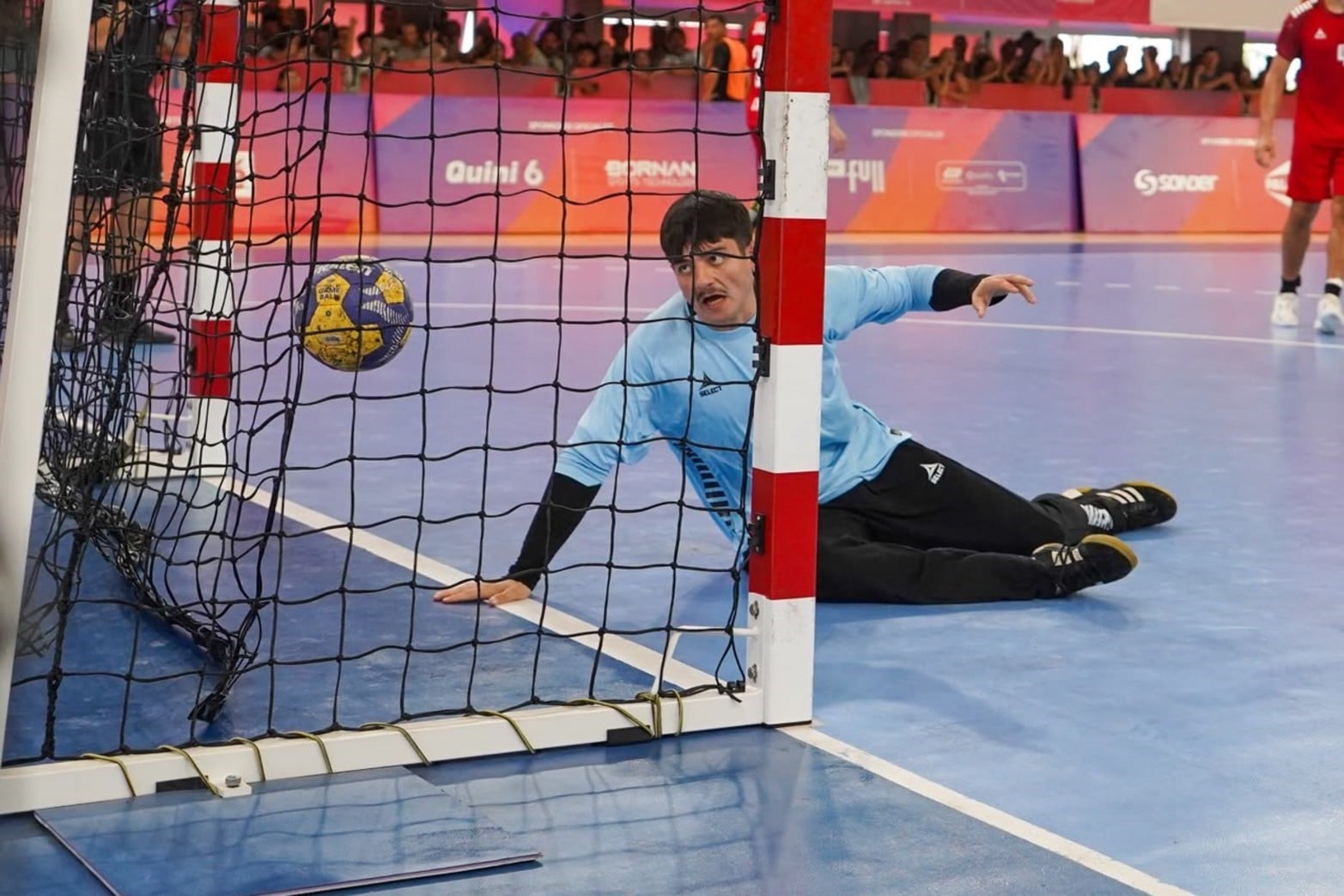 Parejo encuentro en el Invencible Santa Fe. 