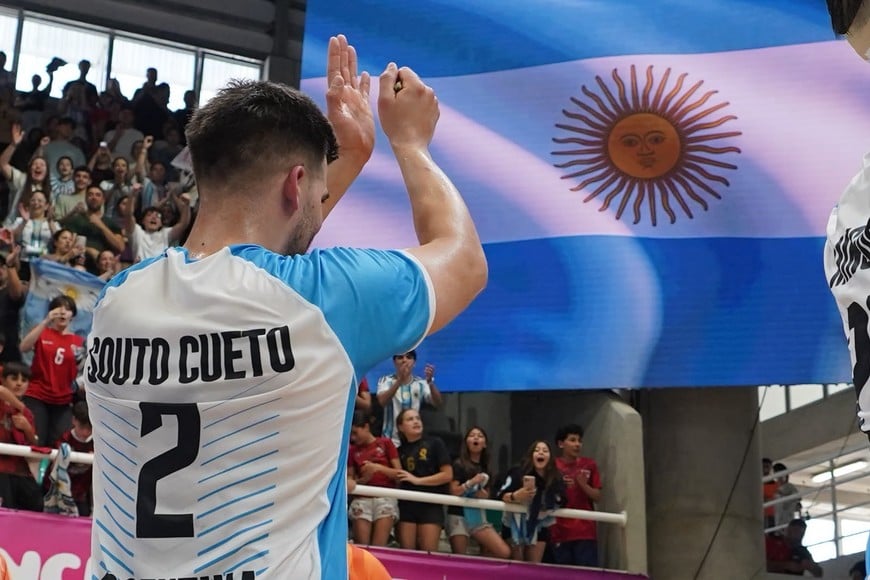 Gran partido de Argentina en el cierre. Fernando Nicola