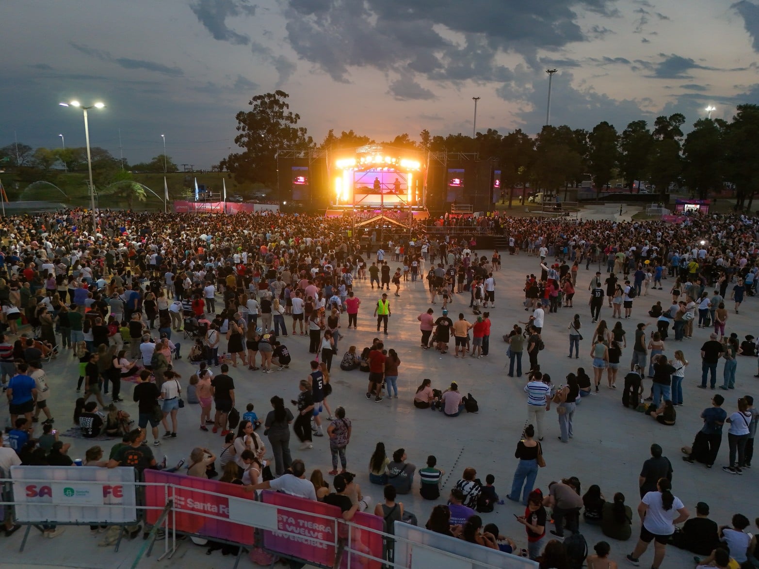 Desde el drone de El Litoral, así se vio parte de la ceremonia de cierre de los Juegos Suramericanos Santa Fe 2026.