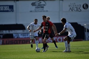 Julián Marcioni venía de ser figura ante Los Andes, junto con Lago, pero jugó un partido flojísimo ante All Boys. Foto: Victoria Marinich