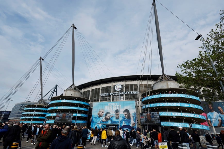 FILE PHOTO: Soccer Football - Premier League - Manchester City v Brentford - Etihad Stadium, Manchester, Britain - May 9, 2026
General view of fans outside the stadium before the match Action Images via Reuters/Jason Cairnduff EDITORIAL USE ONLY. NO USE WITH UNAUTHORIZED AUDIO, VIDEO, DATA, FIXTURE LISTS, CLUB/LEAGUE LOGOS OR 'LIVE' SERVICES. ONLINE IN-MATCH USE LIMITED TO 120 IMAGES, NO VIDEO EMULATION. NO USE IN BETTING, GAMES OR SINGLE CLUB/LEAGUE/PLAYER PUBLICATIONS. PLEASE CONTACT YOUR ACCOUNT REPRESENTATIVE FOR FURTHER DETAILS../File Photo