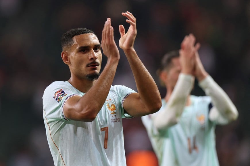 Soccer Football - Nations League - Group A - Turkey v France - Kocaeli Stadium, Kocaeli, Turkey - September 25, 2026
France's Maxence Lacroix applauds fans after the match REUTERS/Murad Sezer