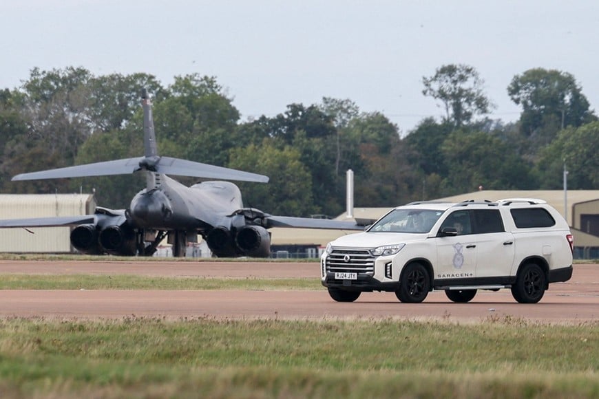 B-1B Lancer bomber at the RAF Fairford airbase, after police declared a major incident at the base after several men were arrested on suspicion of offences under the Explosives Act, in Fairford, Gloucestershire, Britain, September 27, 2026. REUTERS/Toby Shepheard