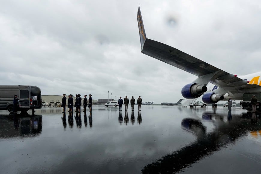 US Air Force Master Sgt. Jennifer Godsey closes a door the the transfer vehicle carrying the remains of US Army Maj. Bianca Wilkerson, who died in a non-combat related incident while deployed in Doha, Qatar in support of military operations connected to the US-Iran war, during a dignified transfer at Dover Air Force Base in Dover, Delaware, US, September 26, 2026. REUTERS/Elizabeth Frantz