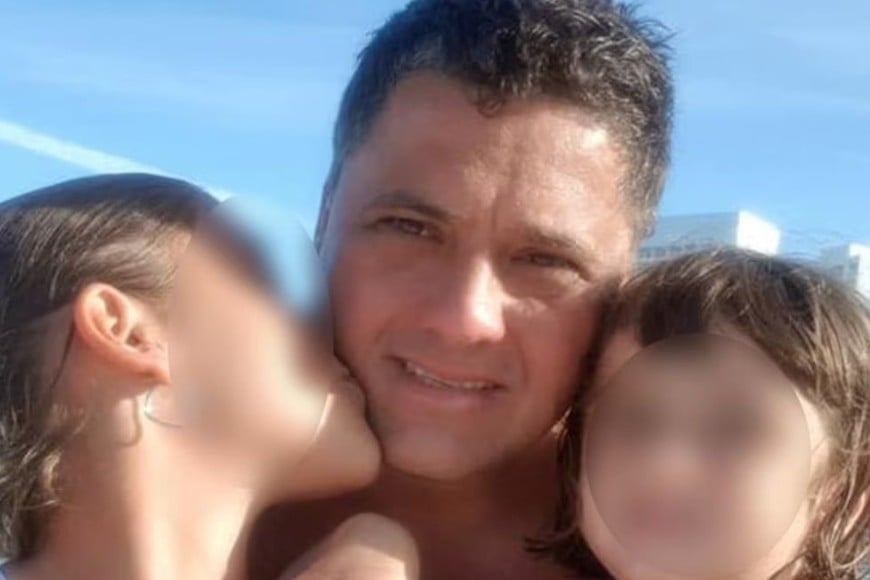 Padre de cuatro nenas y fanático del fútbol