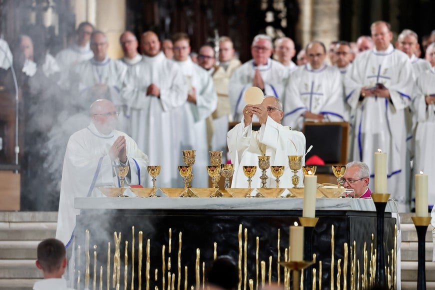 Pope Leo celebrates Mass at the Saint-Etienne Cathedral in Metz as part of his four-day apostolic journey to France, September 28, 2026. REUTERS/Benoit Tessier/Pool