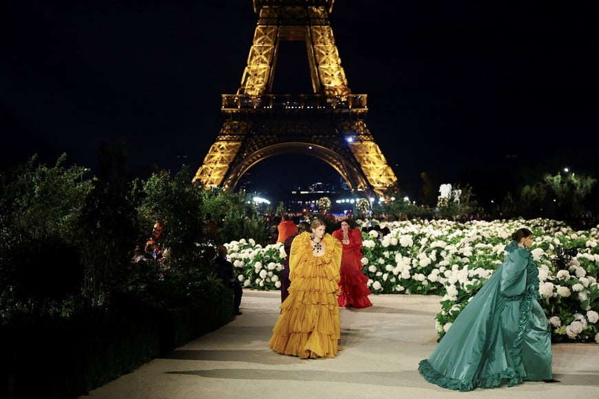 Models present creations by designer Anthony Vaccarello as part of his Spring/Summer 2026 Women's ready-to-wear collection show for the fashion house Yves Saint Laurent during Paris Fashion Week in Paris, France, September 29, 2025. REUTERS/Gonzalo Fuentes
TPX IMAGES OF THE DAY