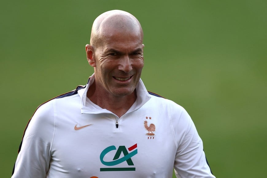 Soccer Football - Nations League - France Training - INF Clairefontaine, Clairefontaine-en-Yvelines, France - September 21, 2026
France coach Zinedine Zidane during training REUTERS/Gonzalo Fuentes