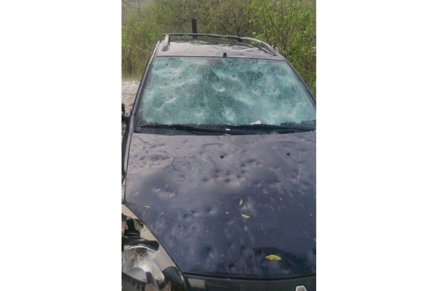 Vecinos reportaron una fuerte caída de granizo y daños en vehículos y viviendas réditos: Juan Ayoroa