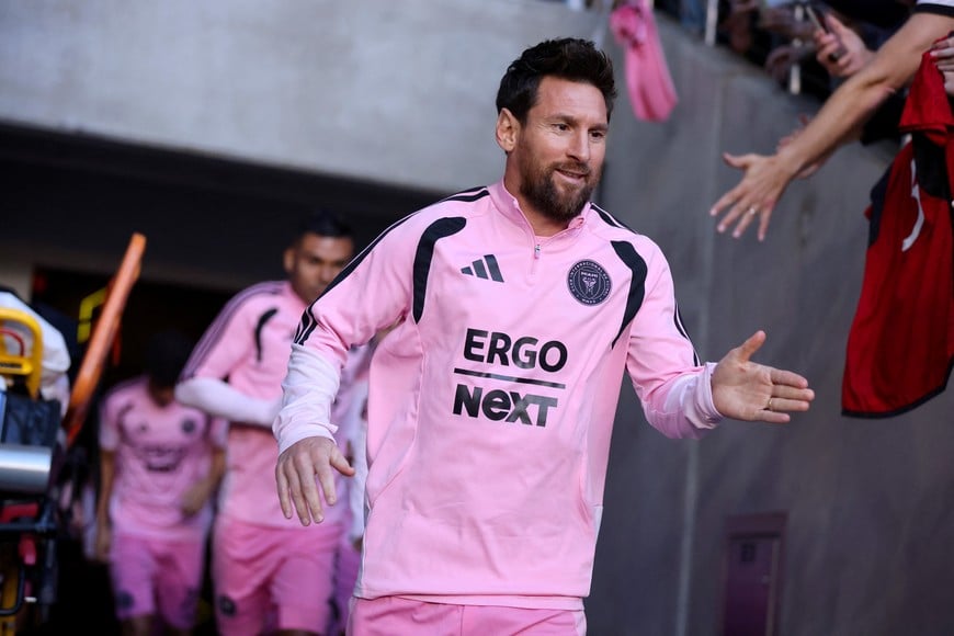 Sep 27, 2026; Columbus, Ohio, USA; Inter Miami CF forward Leo Messi (10) enters the field before the game against the Columbus Crew at ScottsMiracle-Gro Field. Mandatory Credit: Joseph Maiorana-Imagn Images
