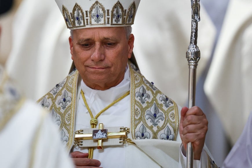 Pope Leo takes part in a celebration of Vespers at the Notre-Dame de Paris Cathedral in Paris as part of his four-day apostolic journey to France, September 25, 2026. REUTERS/Sarah Meyssonnier