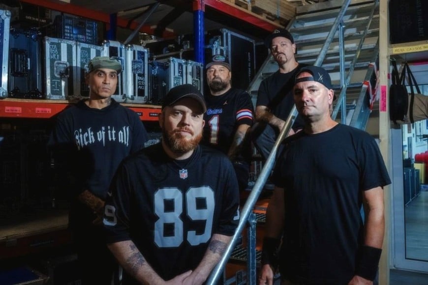 Hatebreed, banda de heavy metal y punk rock formada en New Haven, encabezada por el cantante Jamey Jasta (con la camiseta 89).