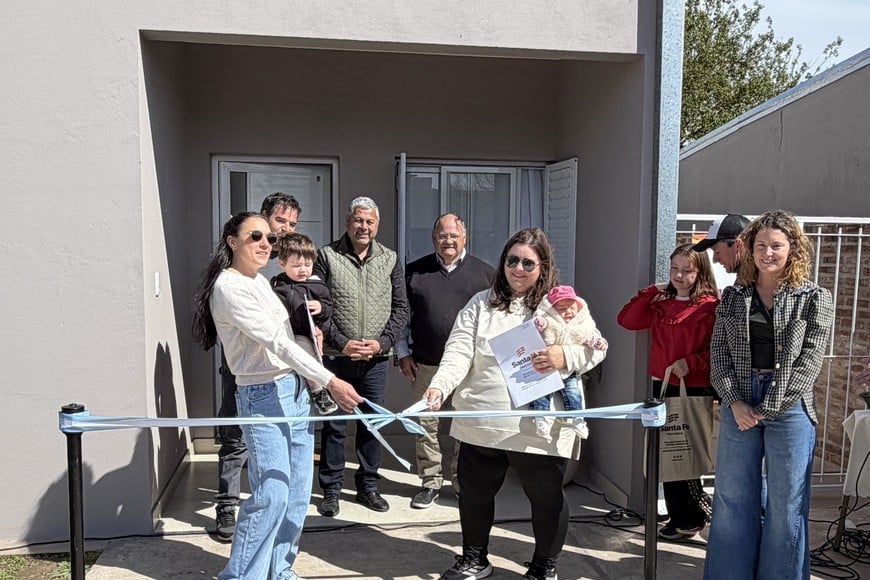 Entregaron dos viviendas en San Jerónimo del Sauce y proyectan ampliar el plan habitacional