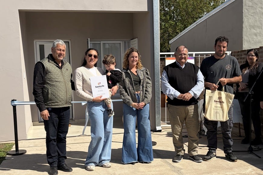 Entregaron dos viviendas en San Jerónimo del Sauce y proyectan ampliar el plan habitacional