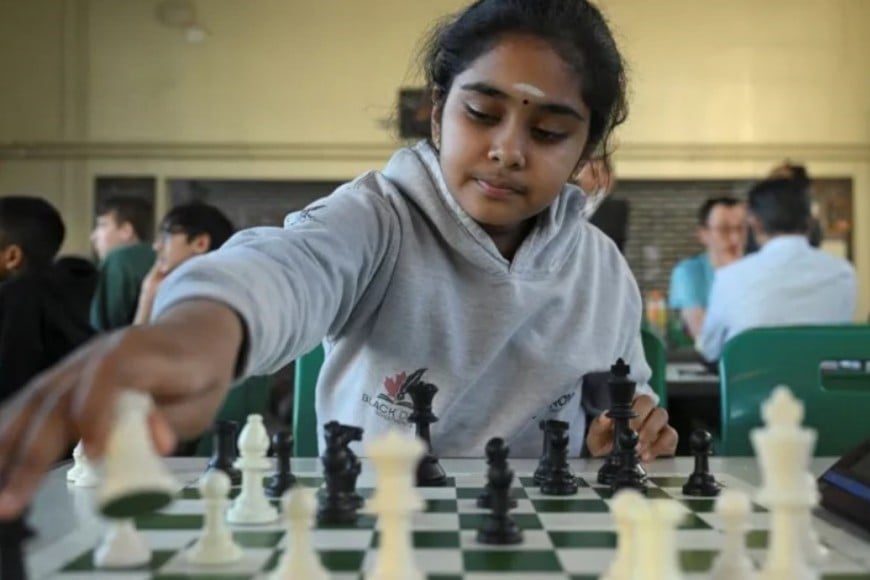 Bodhana Sivanandan tiene 11 años y es la Gran Maestra más joven del ajedrez mundial.