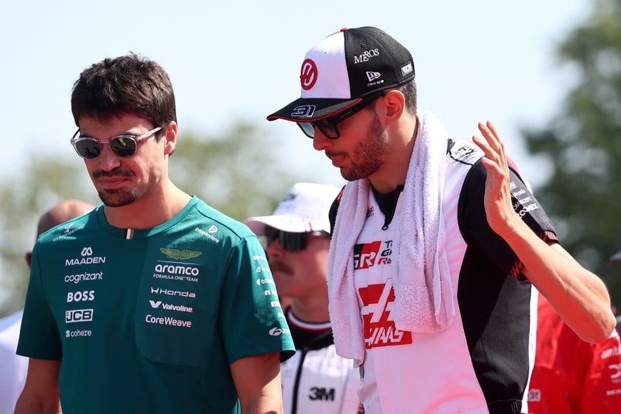Formula One F1 - Italian Grand Prix - Autodromo Nazionale Monza, Monza, Italy - September 6, 2026
Aston Martin's Lance Stroll and Haas' Esteban Ocon ahead of the race REUTERS/Jakub Porzycki