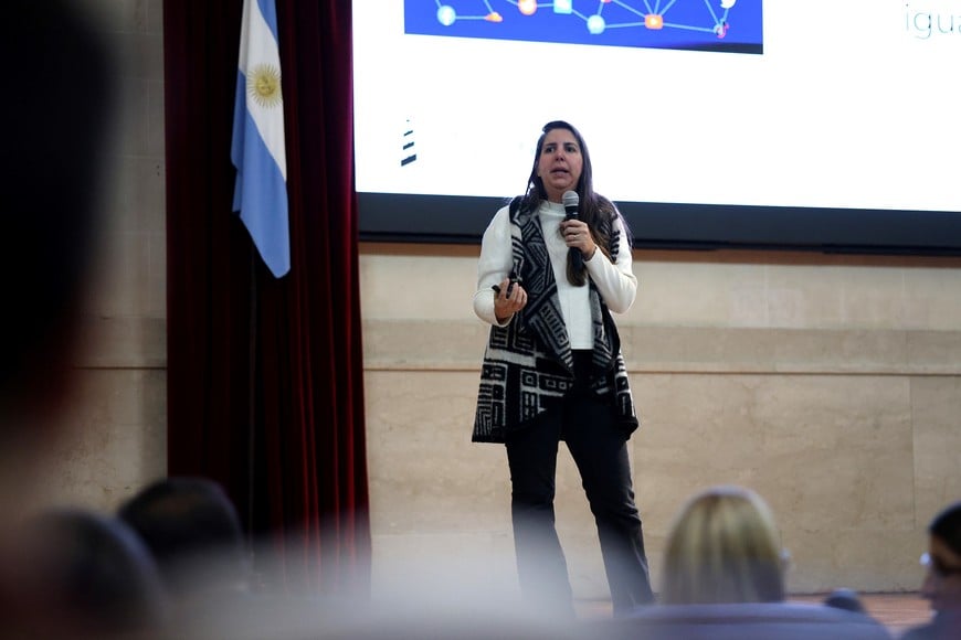 “De esto sí se habla”: adolescentes de seis escuelas de Santa Fe compartieron sus miradas sobre la salud mental y los entornos digitales