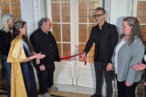 Inauguracion de las refacciones en el Salón Dorado de Casilda.