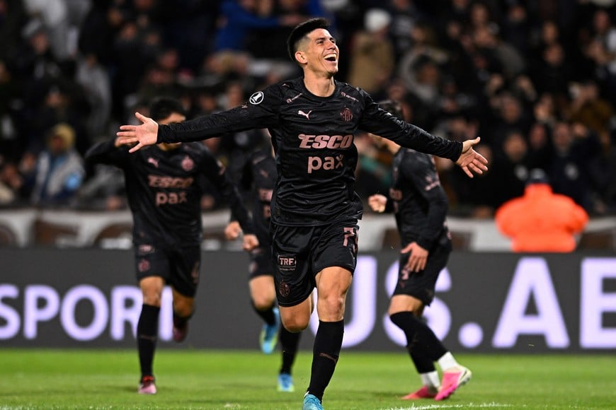 Soccer Football - Copa Libertadores - Quarter Final - Second Leg - Platense v Fluminense - Estadio Ciudad de Vicente Lopez, Buenos Aires, Argentina - September 15, 2026
Platense's Bruno Sepulveda celebrates scoring their second goal REUTERS/Rodrigo Valle