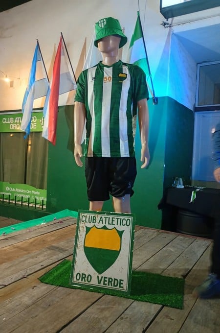 La presentación de la nueva indumentaria. Gentileza