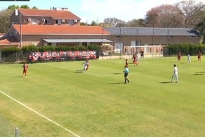 Colón perdió en reserva 1 a 0 con Riestra en su predio.