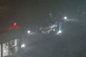 Se estrelló un helicóptero sanitario frente a California: dos muertos, dos heridos y un desaparecido