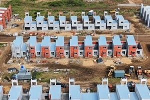 Vista aérea de las obras en construcción de las 52 viviendas en Venado Tuerto. Archivo