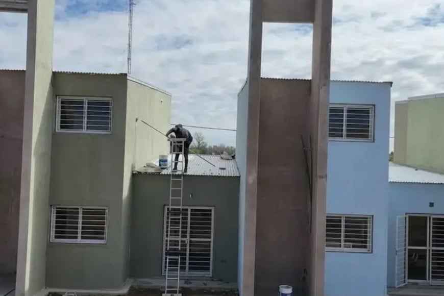 Las 52 viviendas se construyen en barrio Cayetano Silva. Archivo.