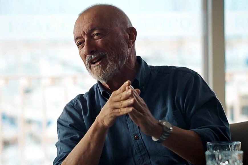 Arturo Pérez-Reverte, 74 años. Miembro de la Real Academia Española desde 2003.