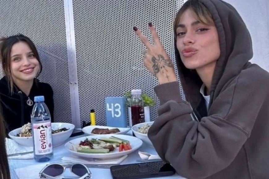 Emilia Mernes y Tini Stoessel habían compartido una canción.