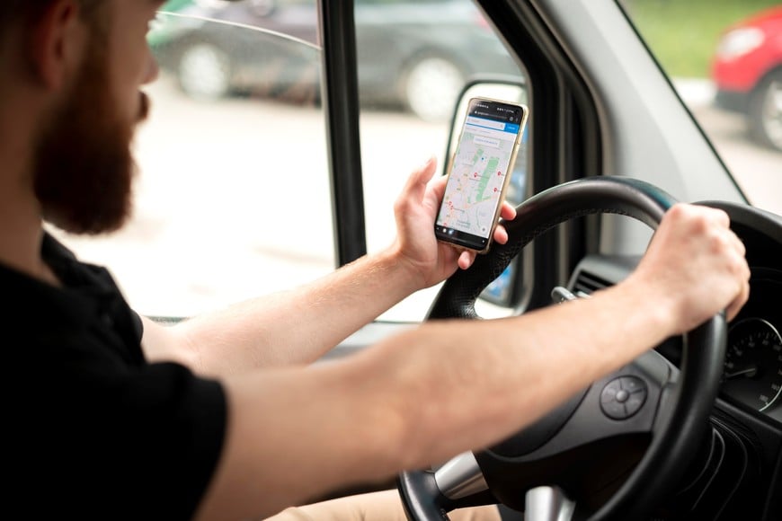 “Ser Uber” como actividad complementaria, otra arista del empleo en Santa Fe. Archivo