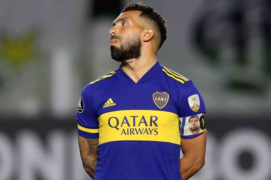 FILE PHOTO: Soccer Football - Copa Libertadores - Group C - Santos v Boca Juniors - Estadio Vila Belmiro , Santos, Brazil - May 11, 2021 Boca Juniors' Carlos Tevez Pool via REUTERS/Guilherme Dionizio/File Photo