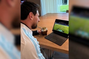 Eldense goleó 4-1 al Real Oviedo y Messi siguió el triunfo de su nuevo club