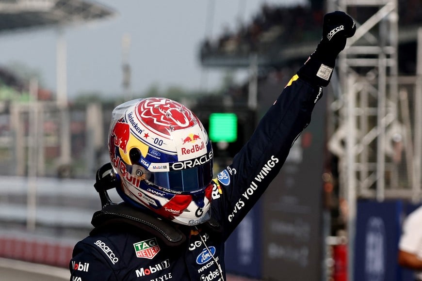 Formula One F1 - Bahrain Grand Prix - Sepang International Circuit, Sepang, Malaysia - October 3, 2026
Red Bull's Max Verstappen celebrates after qualifying in pole position REUTERS/Jakub Porzycki