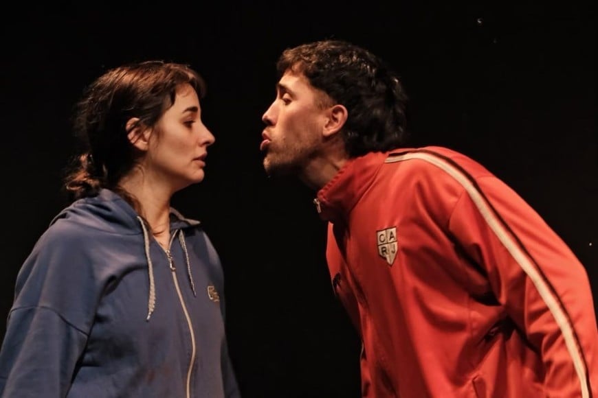 Florencia Minen y Nicolás Sierra en la obra teatral “Onliyú”