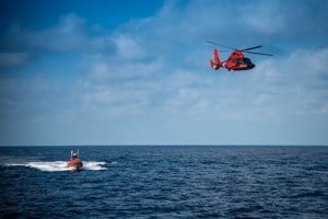 Por cielo y agua, buscan al avión. Imagen ilustrativa
