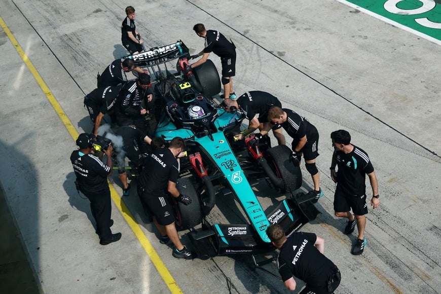 Formula One F1 - Bahrain Grand Prix - Sepang International Circuit, Sepang, Malaysia - October 3, 2026
Mercedes' Andrea Kimi Antonelli at the pit stop during qualifying REUTERS/Jakub Porzycki