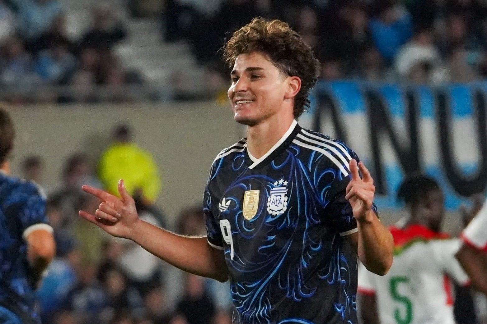 Álvarez festeja su conquista.