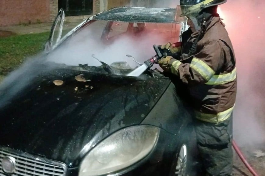 Homberos extinguieron las llamas. Foto: El Litoral